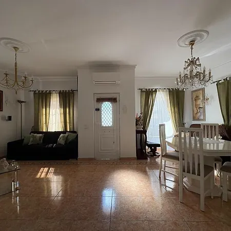 Semesterbostad Casa De Ferias T1 4 Pax Em Pt Fully Equipped 1-bedroom House Up To 4 Prs *